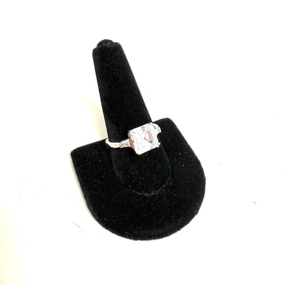 😍"Put a Ring On IT Event" Princess Cut Cubic Solitaire Ring - Picture 1 of 1